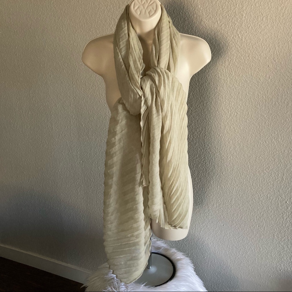 Banana Republic Factory Beige Pleated Scarf